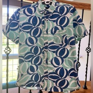 Short sleeves man shirt, pretty good conditions.